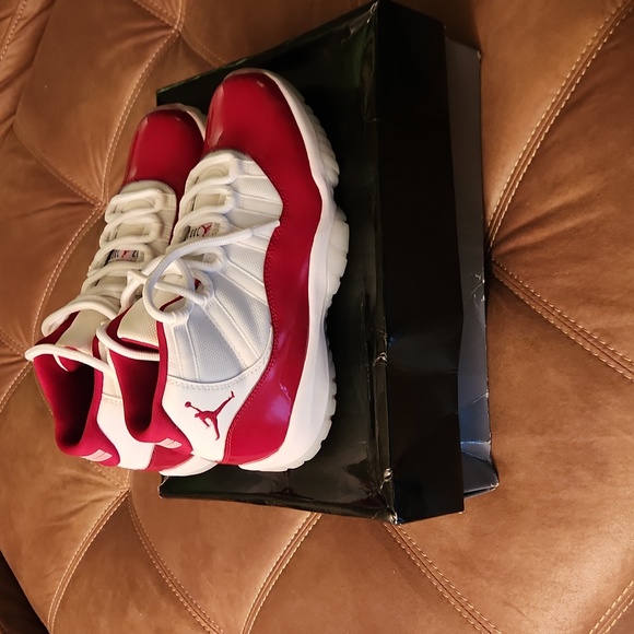 new jordans 11 - Picture 2 of 8